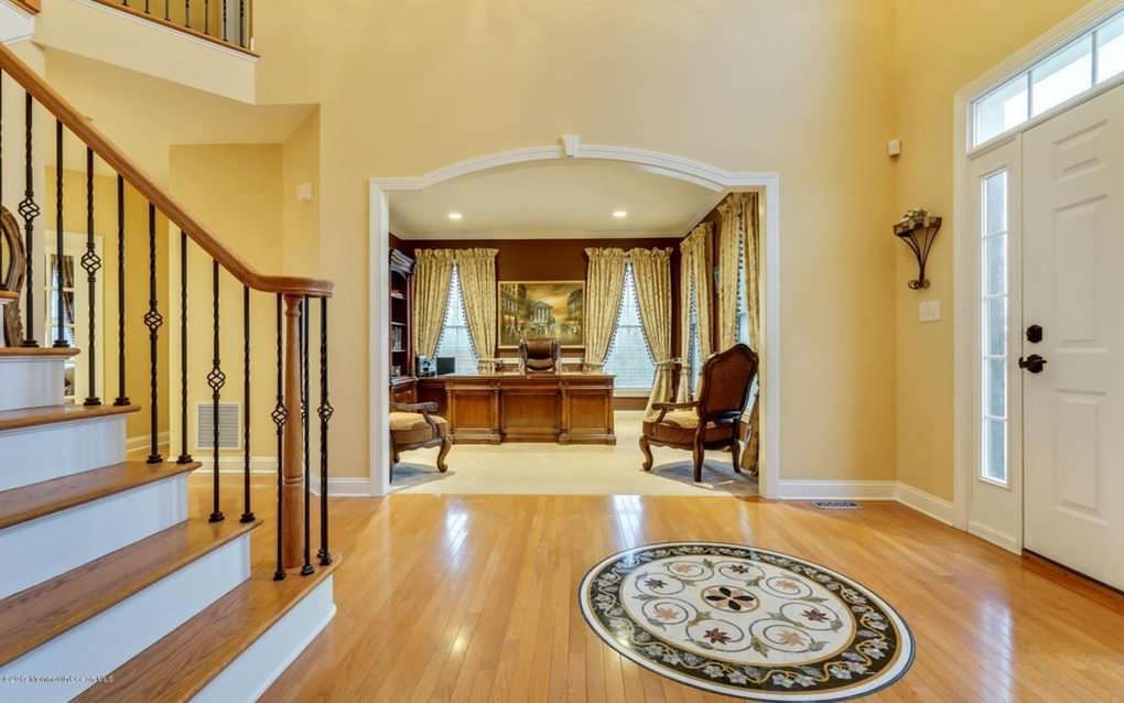 Custom home building